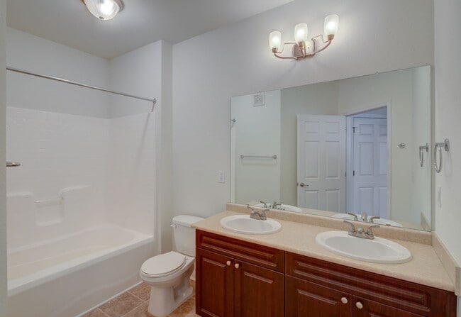 Building Photo - Redmill Landing Apartments