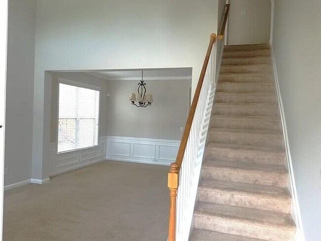 Foto del edificio - 1353 Dukes Creek Dr