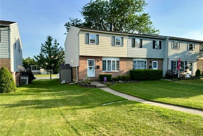 Foto del edificio - 7 Madison Ln