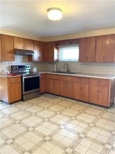 Building Photo - 241 Huxley Ave