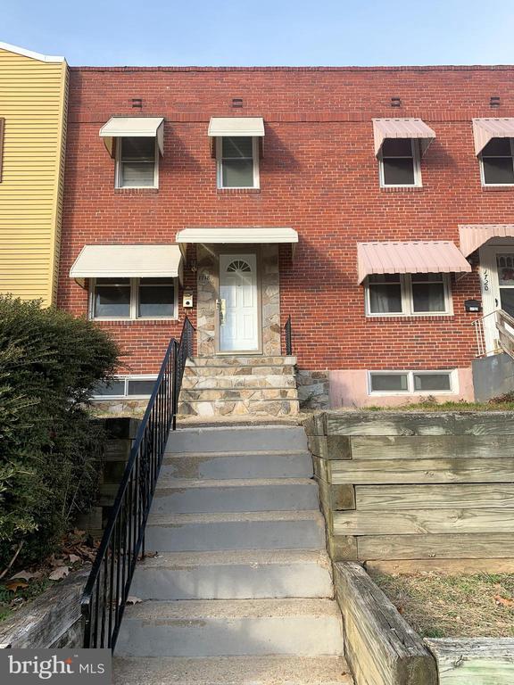 Foto del edificio - 1718 Redwood Ave