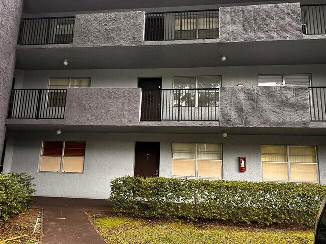 Foto del edificio - 8450 Lagos De Campo Blvd