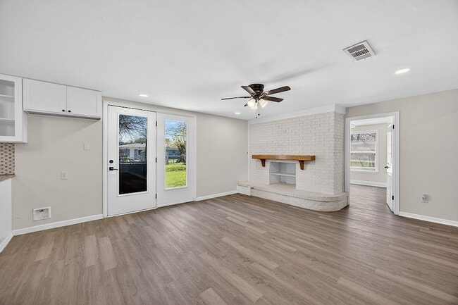 Building Photo - 108 Dupont Cir