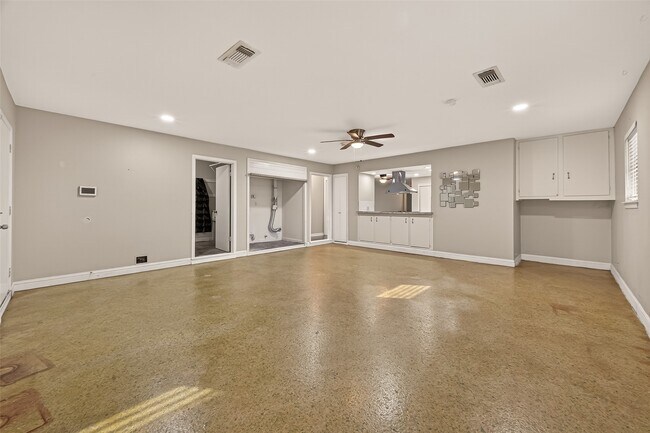 Building Photo - 10645 Oak Brook Dr