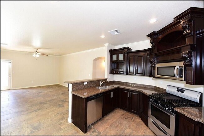 Building Photo - 12816 Cozy Cove Avenue