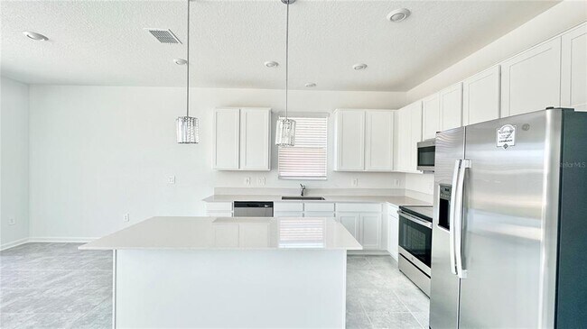 Building Photo - 683 Daring Dr