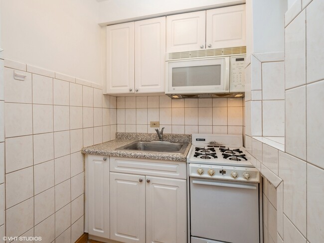 Foto del edificio - 4518 N Sheridan Rd