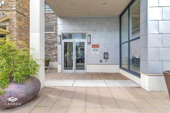 Photo du bâtiment - 15765-15765 Croydon Dr