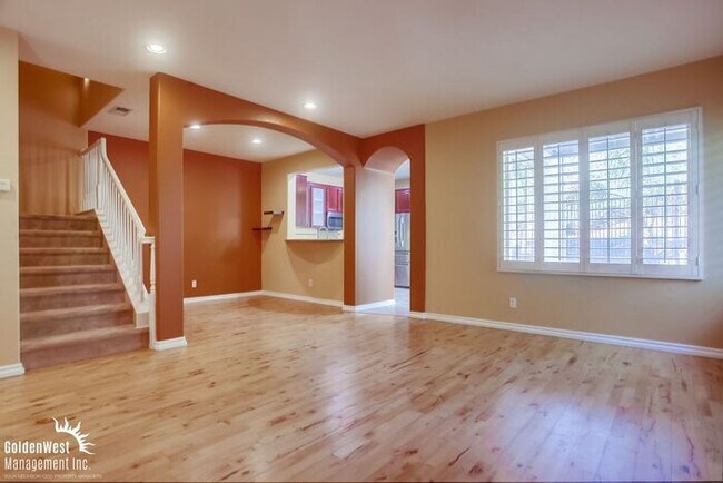 Foto del edificio - Stunning 3Bdm 2.5Ba Townhome in Carmel Valley