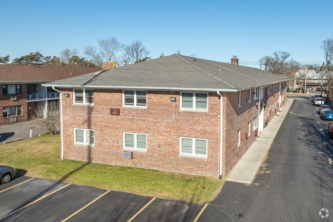 Island Gardens Apartments