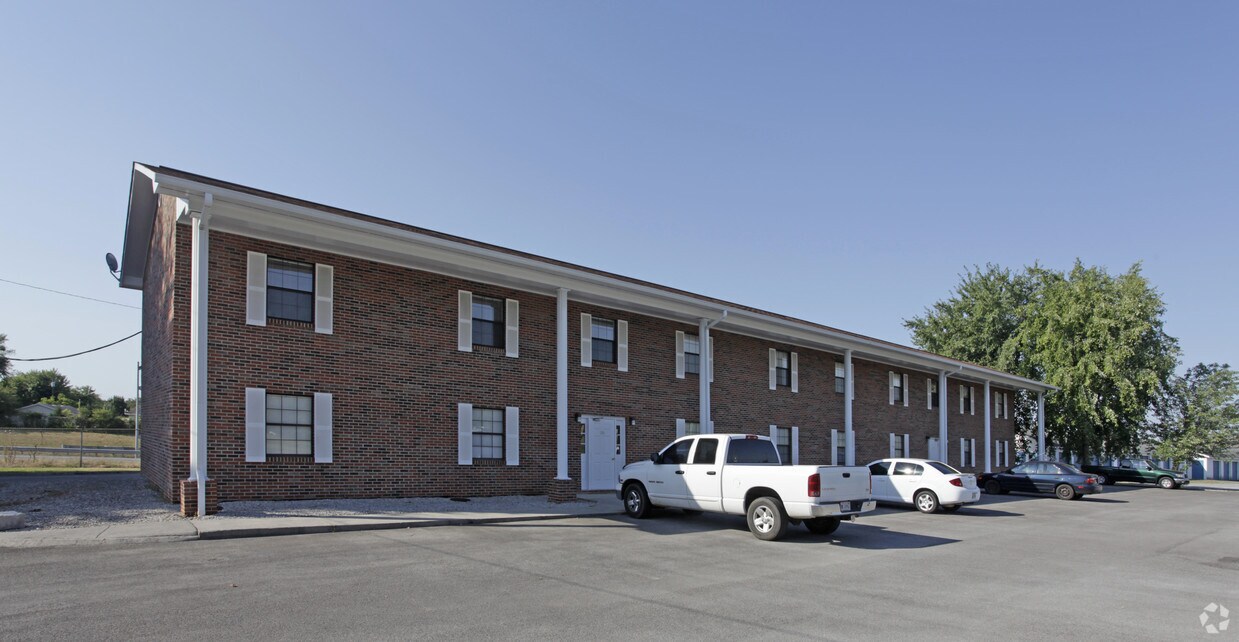 878 Englewood Rd, Madisonville, TN 37354 Apartments in Madisonville