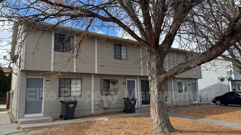 Primary Photo - 25 Royal Crest Dr