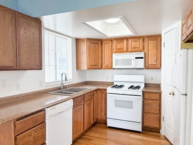 Building Photo - 2 BR/1BA | Newly Renovated Condo | In Orem!