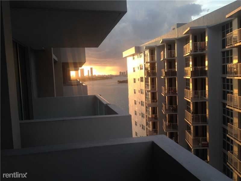 Primary Photo - 1200 West Ave