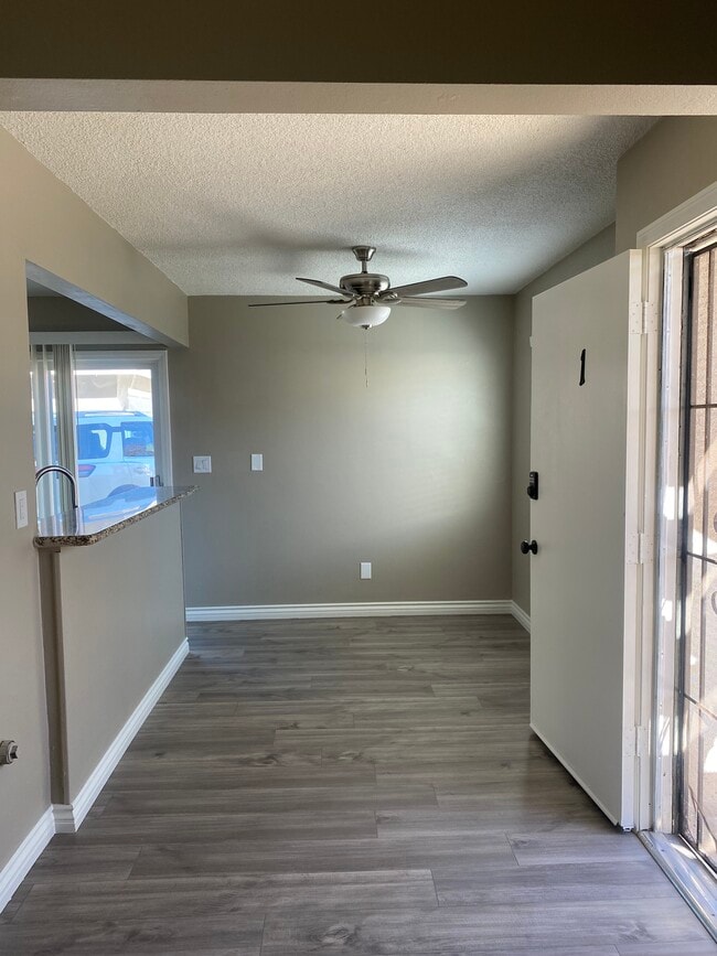 Comedor - 11989 Sycamore St