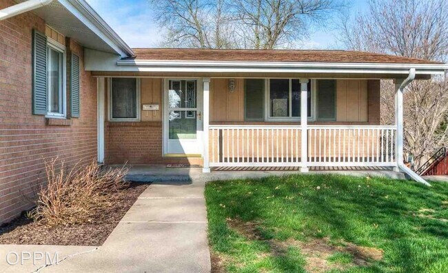 Building Photo - 4 br, 2 bath House - 1804 South 133rd St.