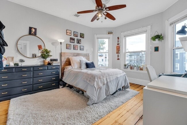 Foto del edificio - 160 Saint Alphonsus St