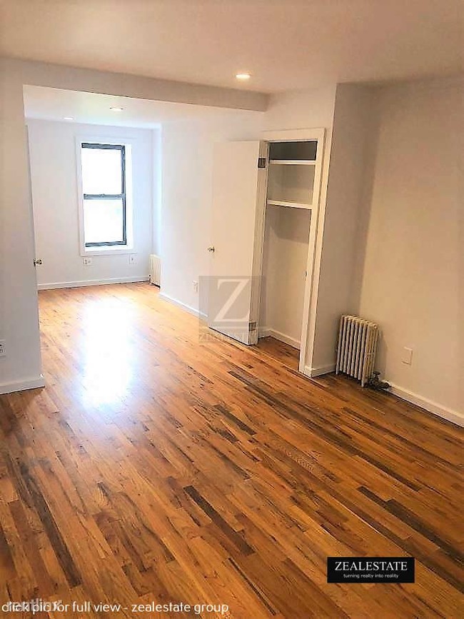 Building Photo - 2 br, 1 bath Apartment - 250 Van Brunt St