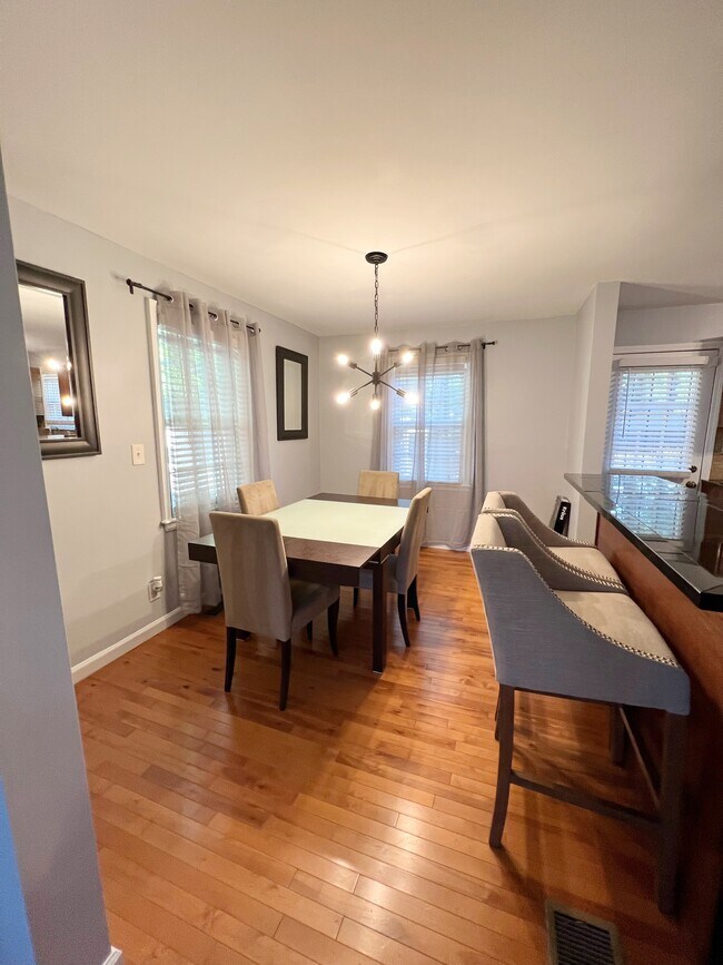 Building Photo - 2019 Cogar Dr