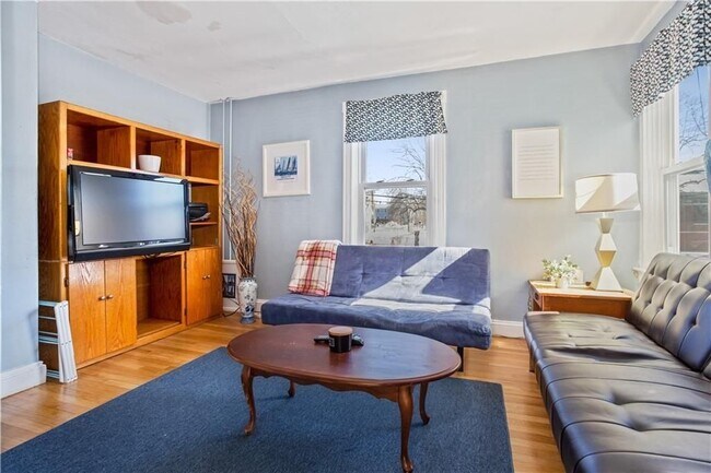 Building Photo - 35 Brewer St