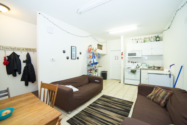 Building Photo - 1713 W Berks St