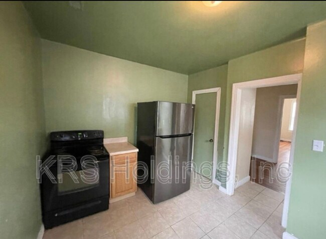 Building Photo - 2713 oak Ave