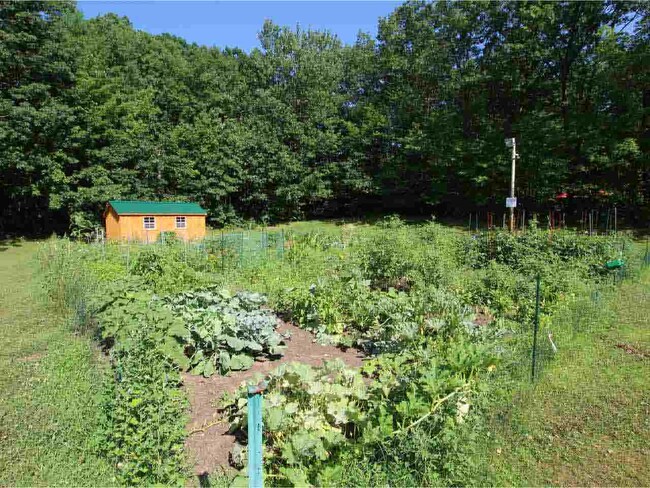 Community Garden - 415 Sunderland Woods Rd