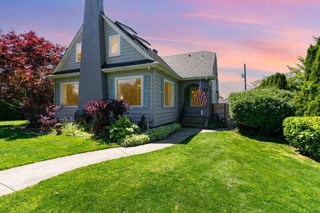 Foto del edificio - 1525 45th Ave SW
