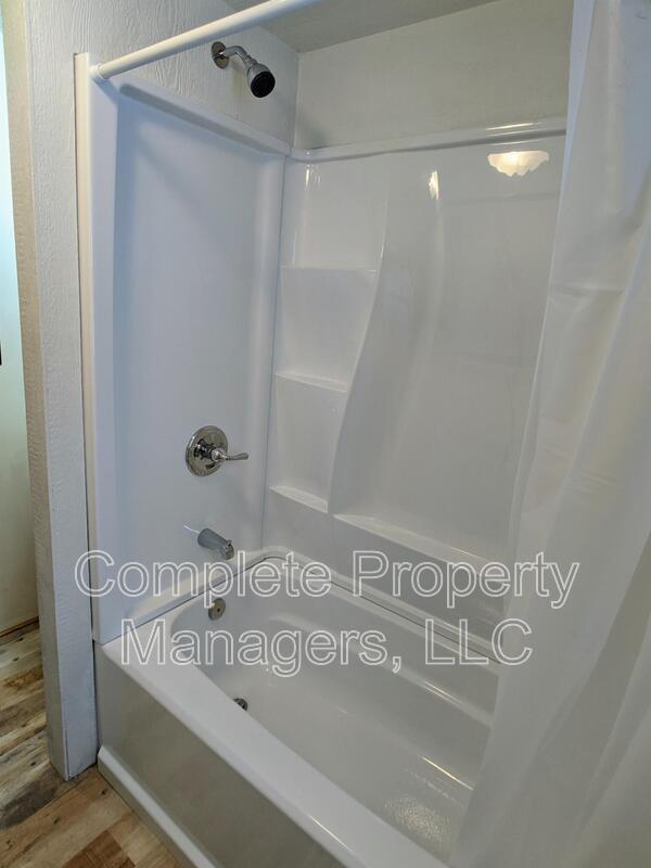 Foto del edificio - 1101 E 18 1/2 St