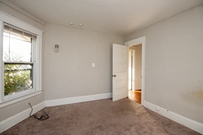 Building Photo - 4503 N Carlin Springs Rd