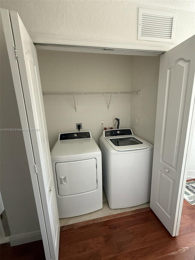 Building Photo - 2342 SE 10th St