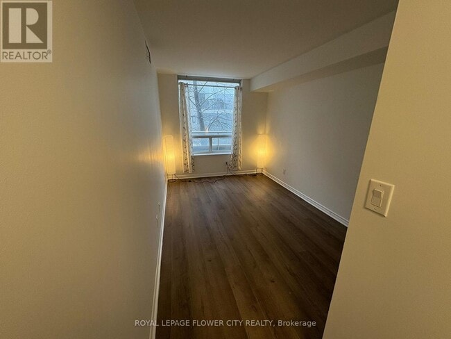 Building Photo - 35 Empress Ave