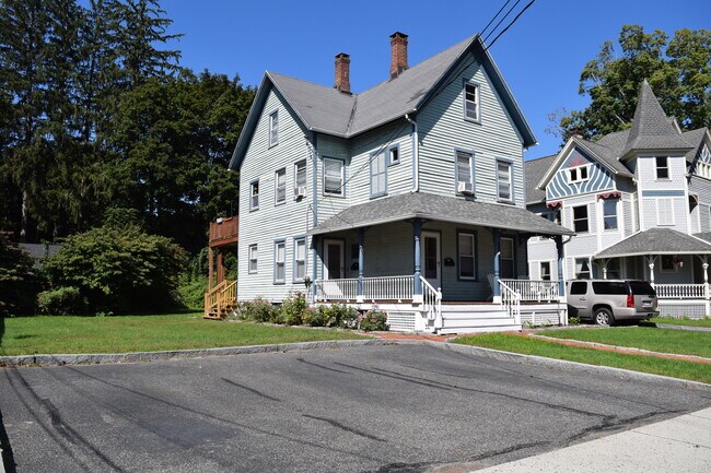 Building Photo - 6 Grand St