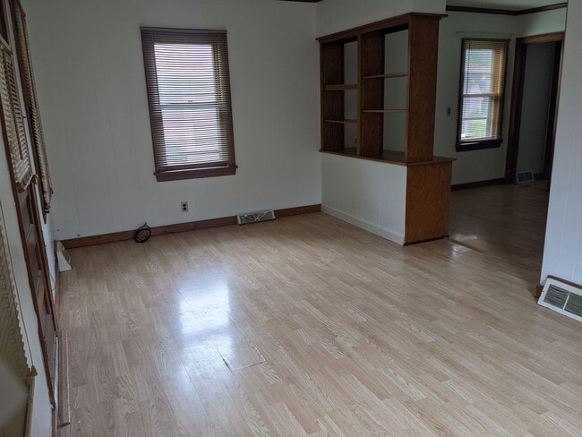 Foto del edificio - Cute 1 bedroom house! Located near Ta Ha Zouka Park!  Bonita casa de 1 dormitorio. ¡Ubicada cerca...