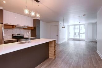 Building Photo - 9675 Av Papineau