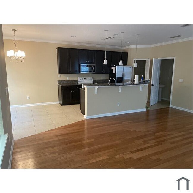 Foto del edificio - 408 Walnut Dr