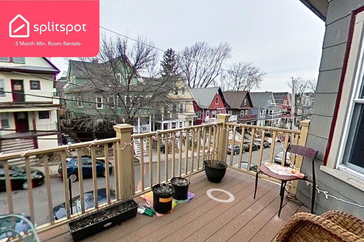 Primary Photo - Private room in 7 bedroom Somerville Apart...