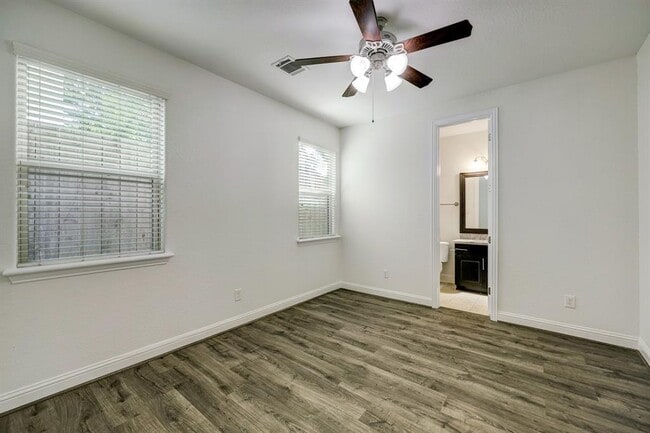 Building Photo - 1518 Birdsall St