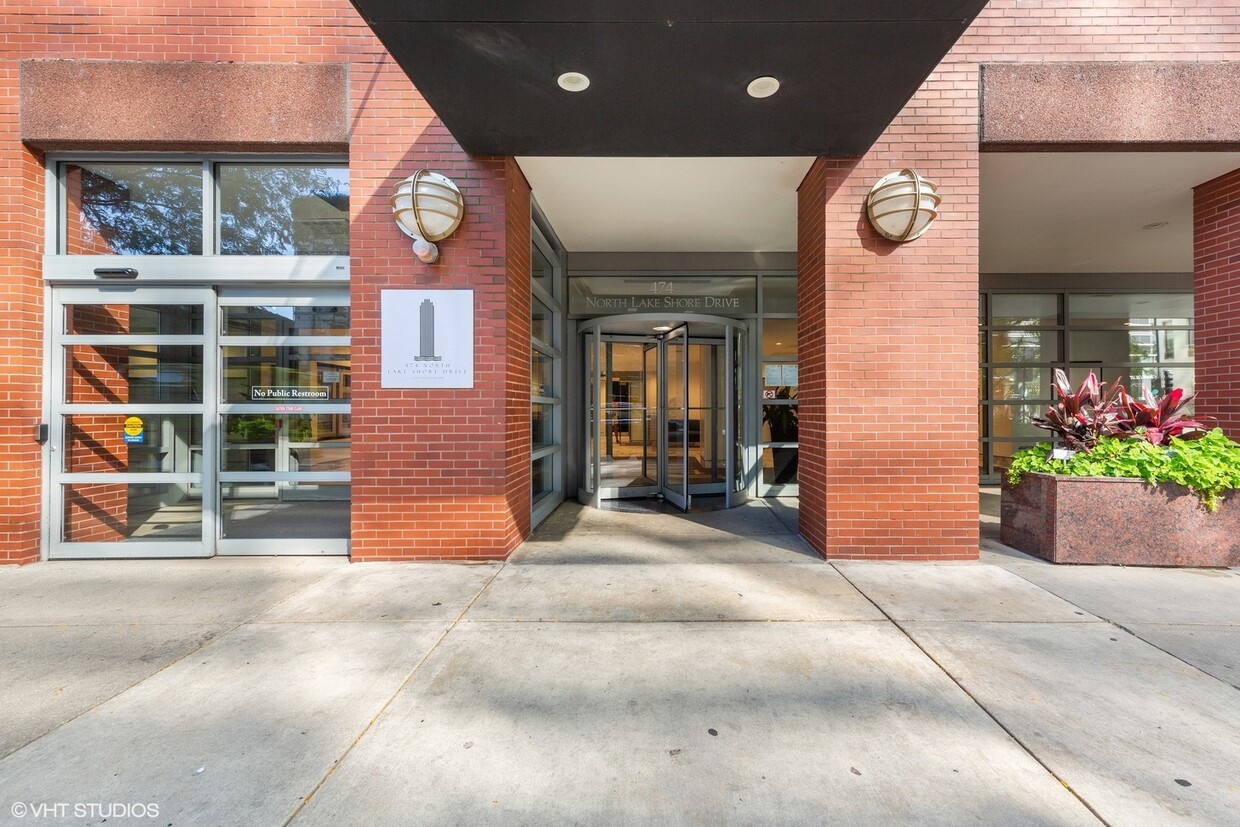 Foto principal - 474 N Lake Shore Dr