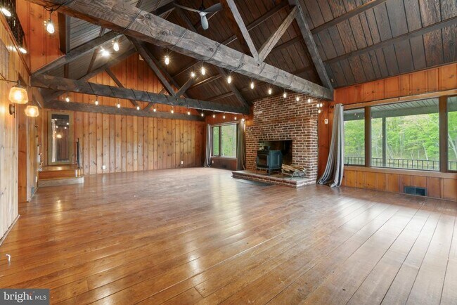 Foto del edificio - 1540 Peter Cheeseman Rd