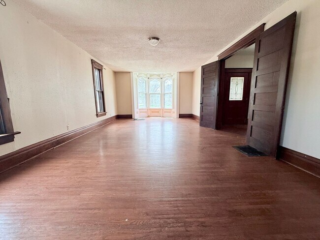 Foto del edificio - 615 W 2nd St