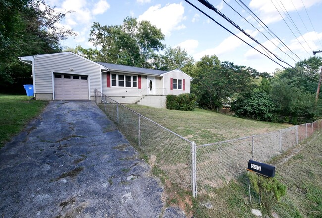 Building Photo - 3 BR 2 BA For Rent in Red Bank