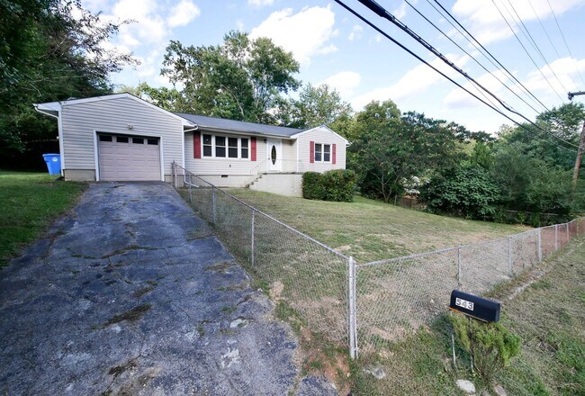 Foto del edificio - 3 BR 2 BA For Rent in Red Bank