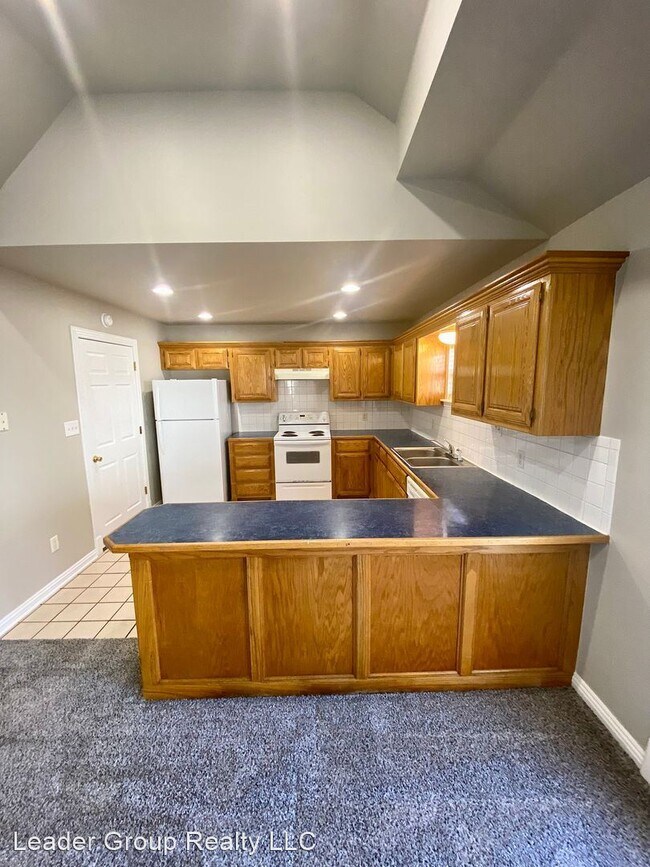 Building Photo - 2 br, 2 bath House - 303 E Modoc
