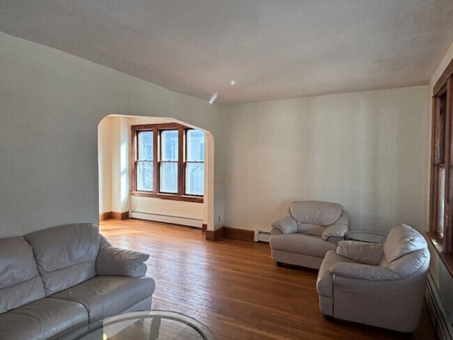 Foto del edificio - 2 BR/1 BA Single-Family Home in the Mac-Groveland Neighborhood!