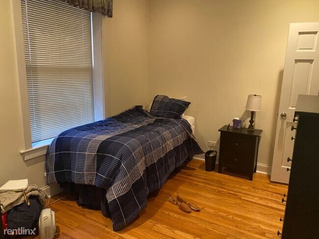 Foto del edificio - 5637 S Kenwood Ave