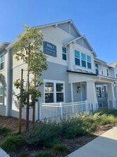 Building Photo - 2378 Channel Dr