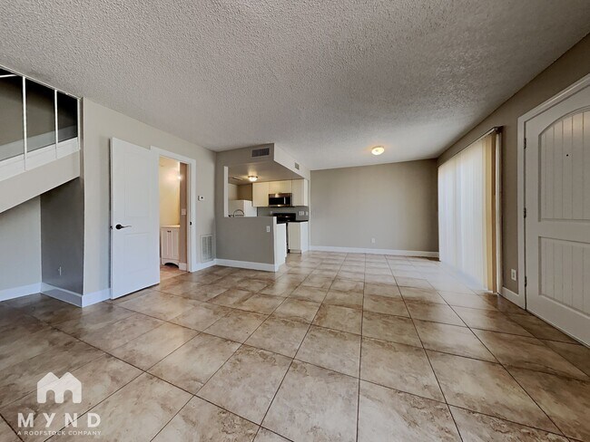 Foto del edificio - 2132 W Glenrosa Ave
