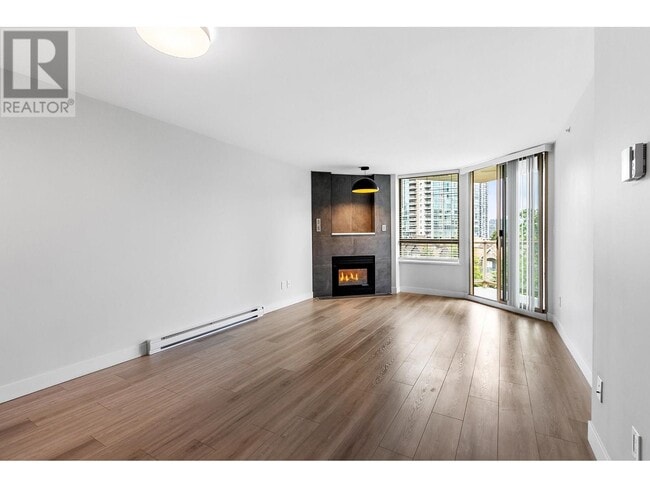 Photo du bâtiment - 1199 Eastwood St