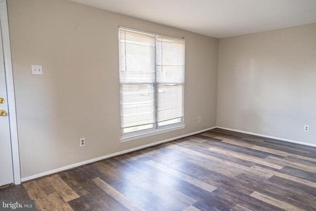 Building Photo - 12 W Wayne Terrace